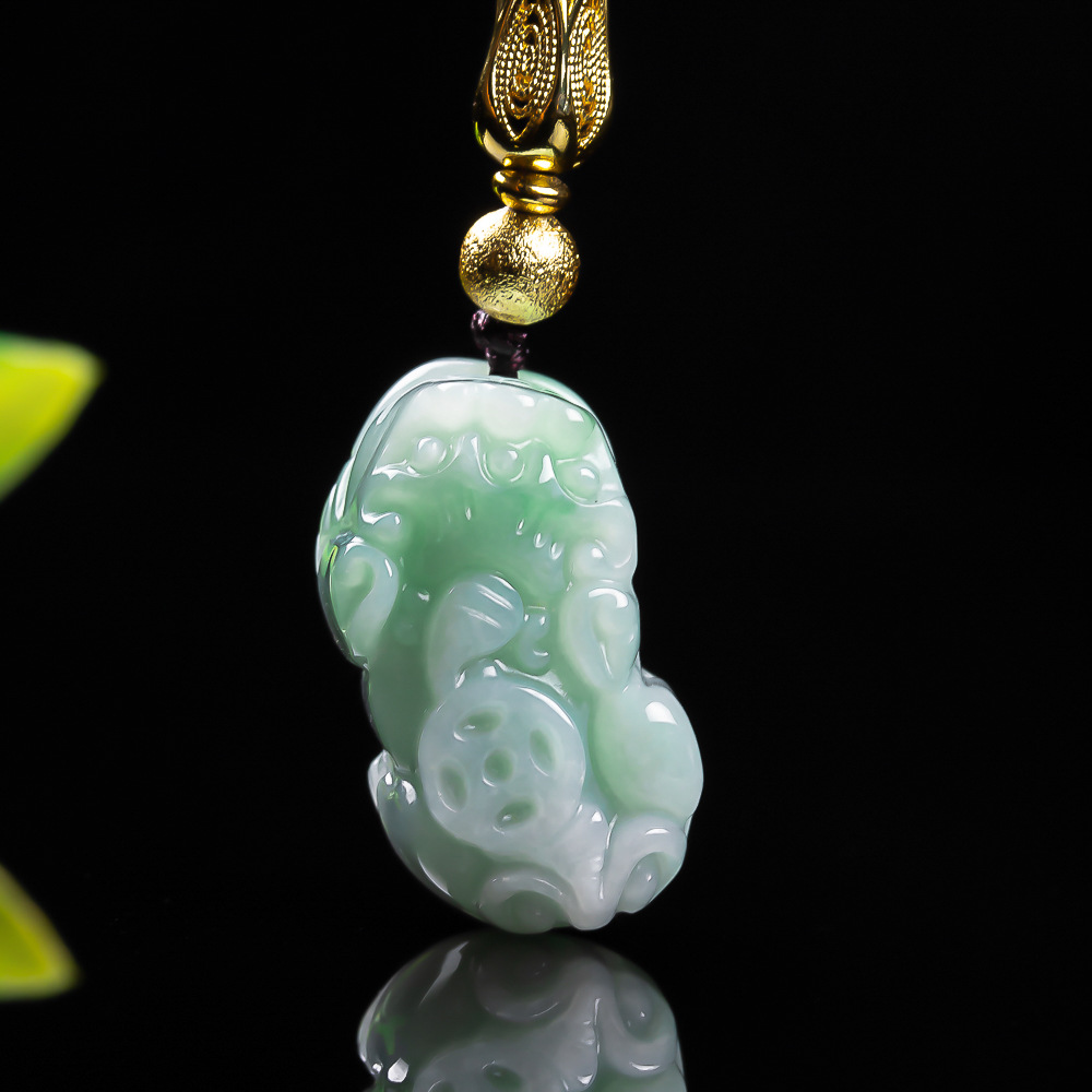 Jewelry & Watches Sp Z Oo Janów Lubelski - Naturalny birmański jadeit szmaragdowy w kolorze